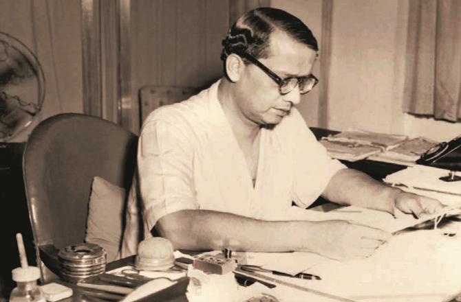 SuKumar Sen was also the first Vice-Chancellor of Burdwan University